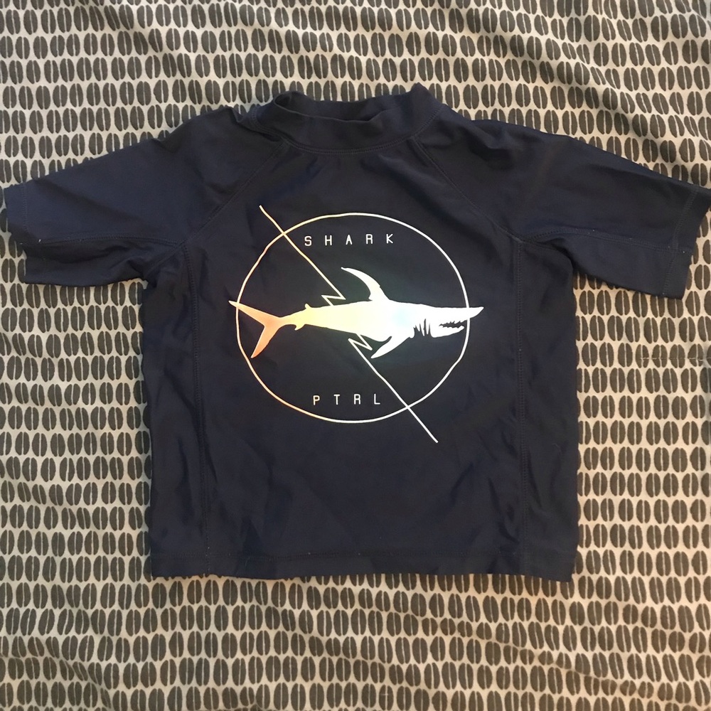 GAP rash guard